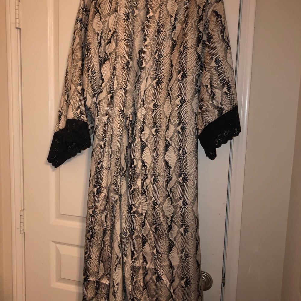Torrid SnakePrint Satin Robe - Picture 2 of 3